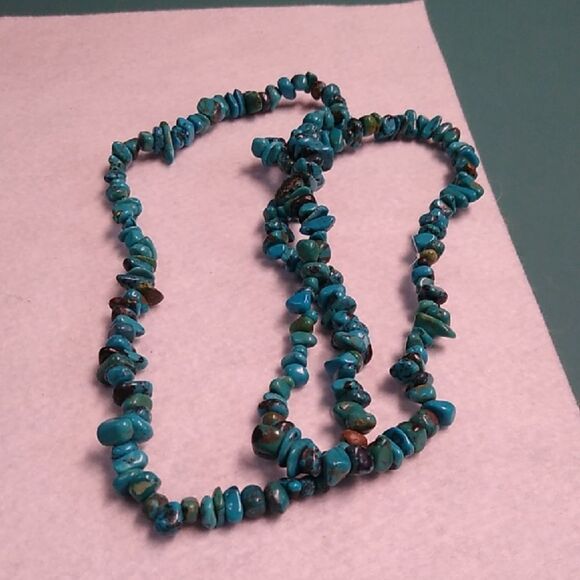 Turquoise Polished Nuggets/Chips Beaded Necklace Southwest Granny Chic - Picture 1 of 6
